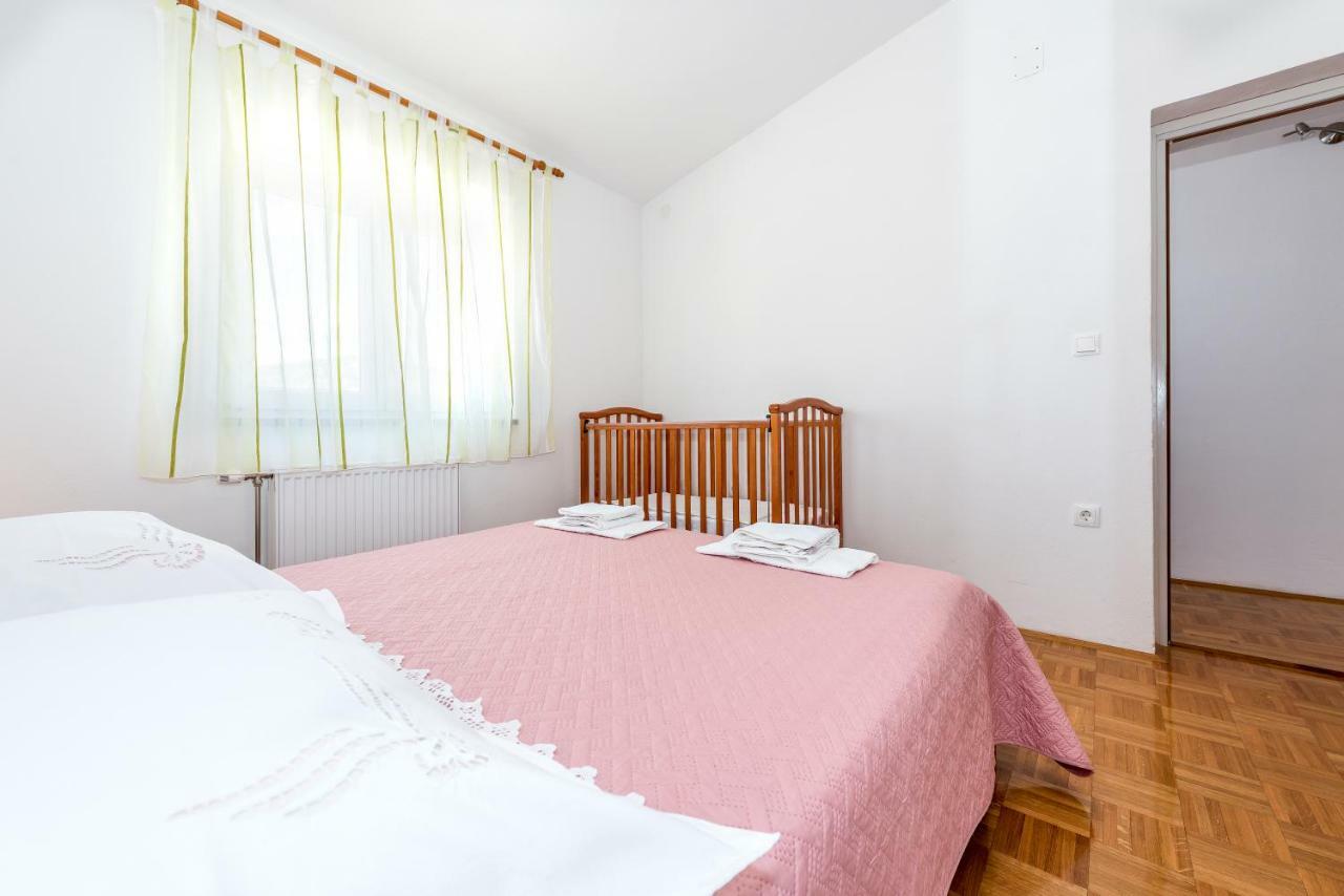 Apartment Anamarija With Sea View Šibenik Exteriör bild