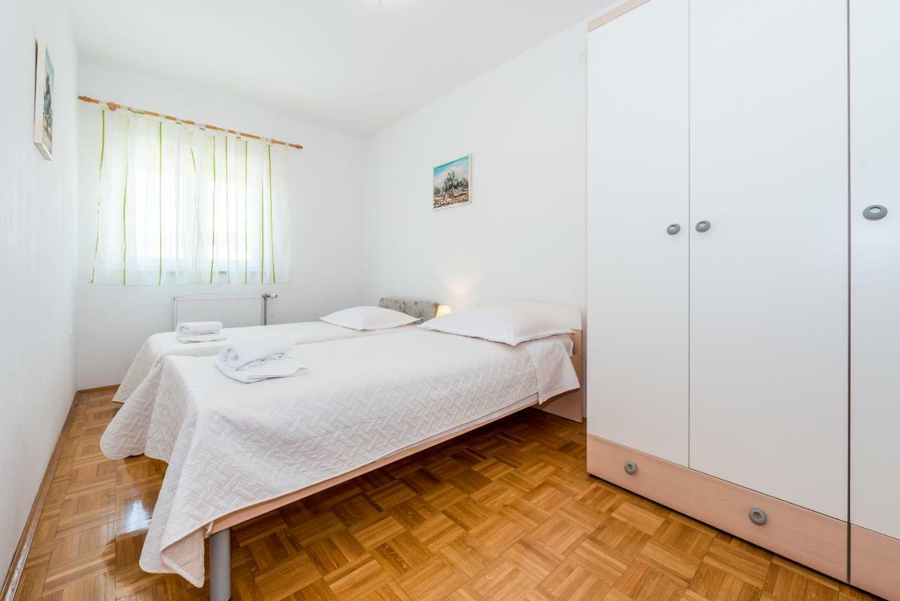 Apartment Anamarija With Sea View Šibenik Exteriör bild