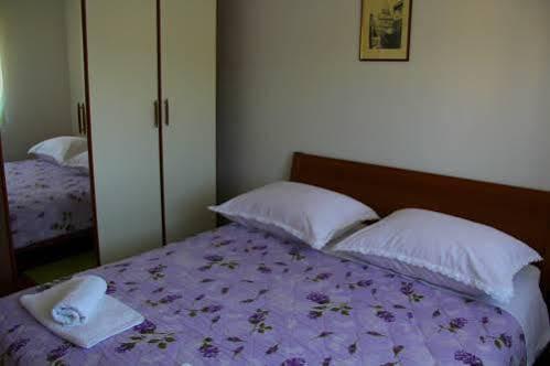 Apartment Anamarija With Sea View Šibenik Exteriör bild